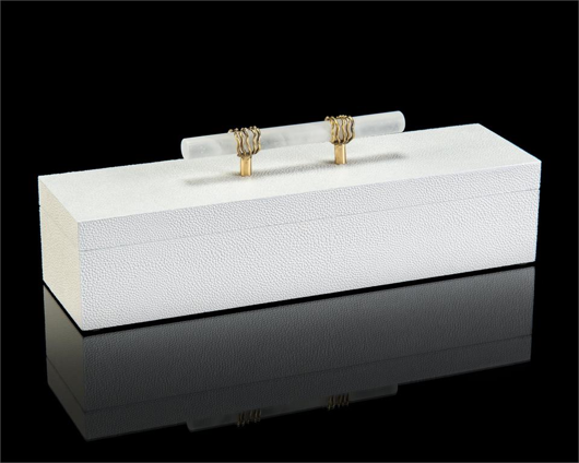 Picture of WHITE BOX WITH ALABASTER HANDLE