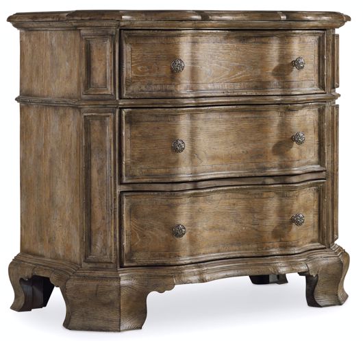 Picture of Three-Drawer Bachelors Chest         