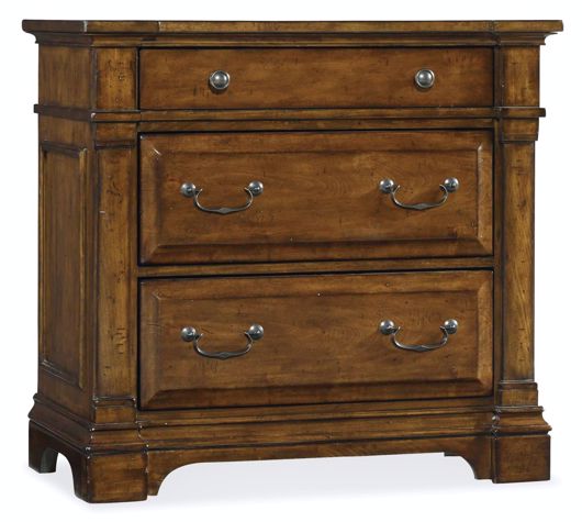 Picture of Three-Drawer Bachelors Chest         