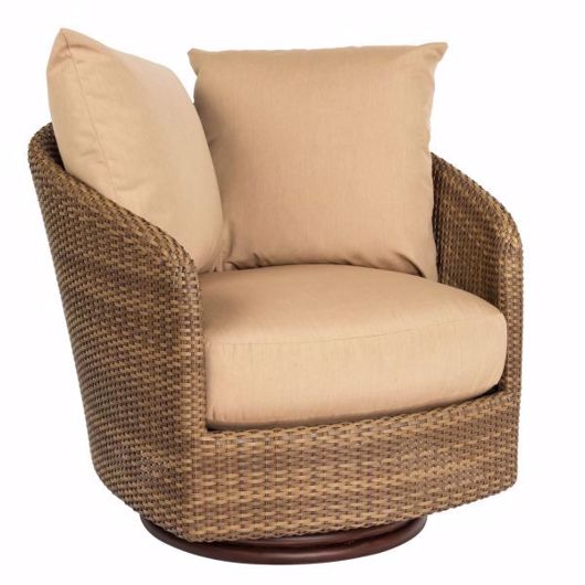 Picture of SADDLEBACK SWIVEL LOUNGE CHAIR
